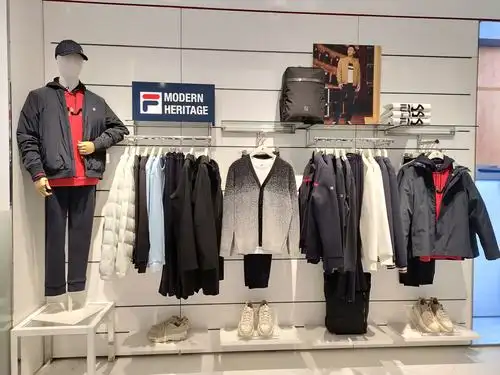 r118经开万达斐乐店12.10陈列分享