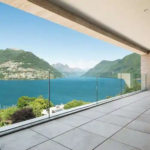 用于露台户外铝玻璃栏杆的铝制无框玻璃栏杆栏杆 - buy frameless