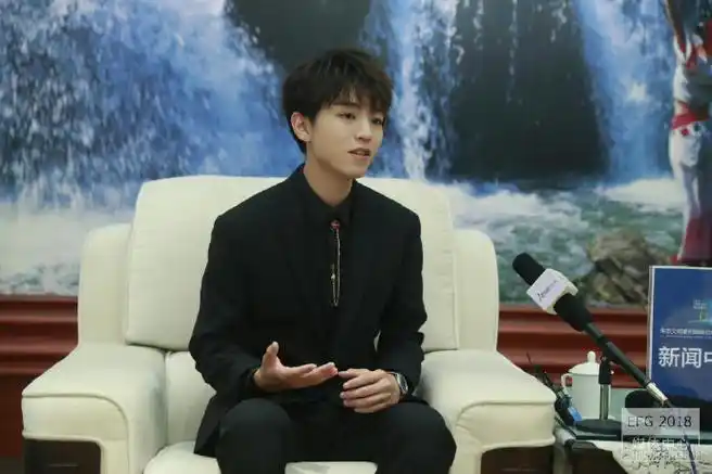 王俊凯超话  存档下十八岁王俊凯关于第一次贵州行的回忆,好喜欢西装