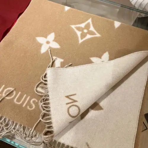 lv羊绒围巾01汇率冰点日本反季购