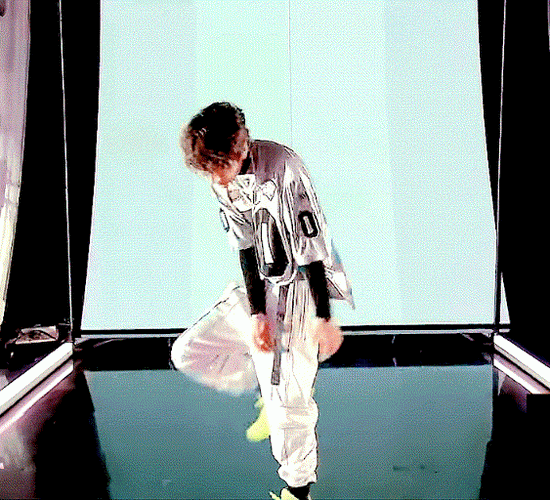 酷盖王一博:不会断句情商负分把天聊死 堪称娱乐圈的bug