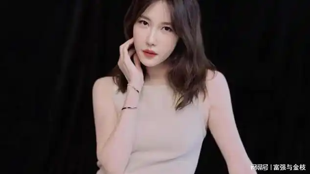 魅力与温柔共存的完美造型,李智雅又一次演绎时尚范儿|明星时尚|明星