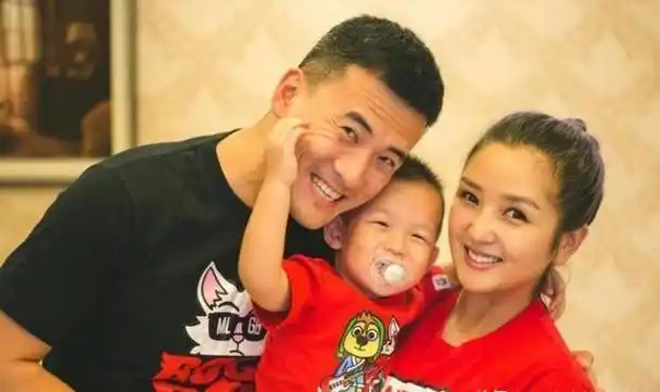 释小龙和何洁分手13年后,一人身家过亿,另一人如今怎样