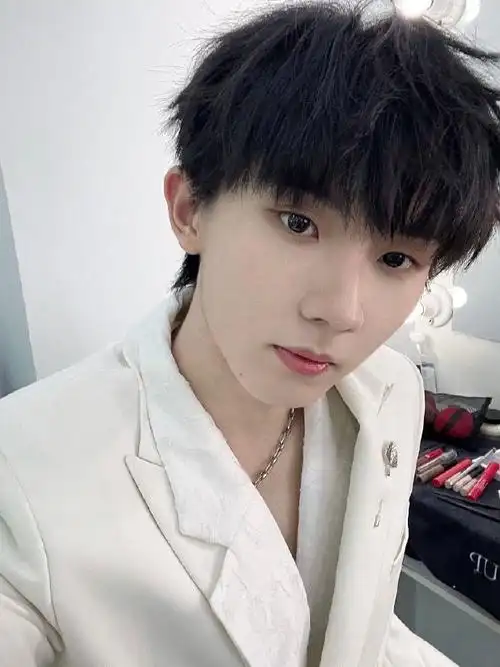 马嘉祺全员加速中