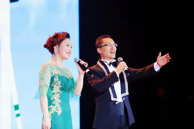 男女声二重唱《逛校园》