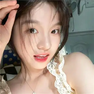 唯美耳朵带花的真人微信女头_女生头像_美头网