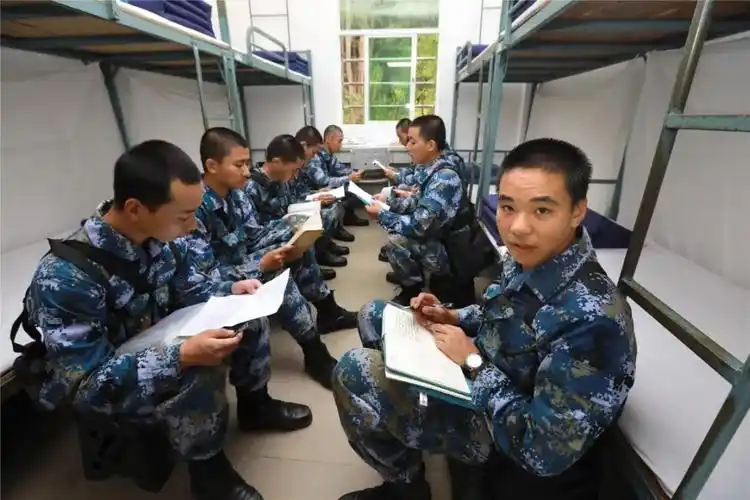 沙角新兵的一天都干些啥看完这组图你就知道了