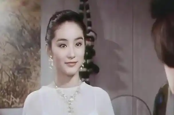 狂赞美女却连额头都不敢露,扛得住"大露额"发型的,才是真神颜