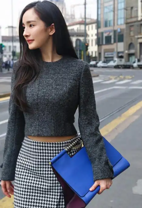 时尚欧洲街拍杨幂明星同款长袖上衣不规则千鸟格短裙两件套