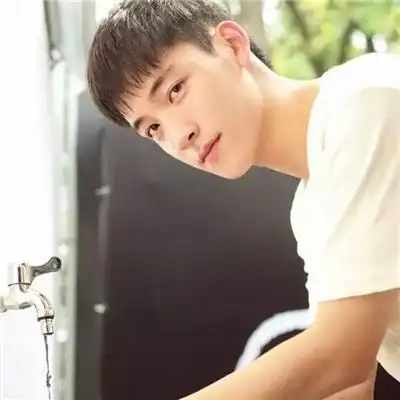 男生帅气森系有意境头像2019 你会发光可却刺痛了我的心