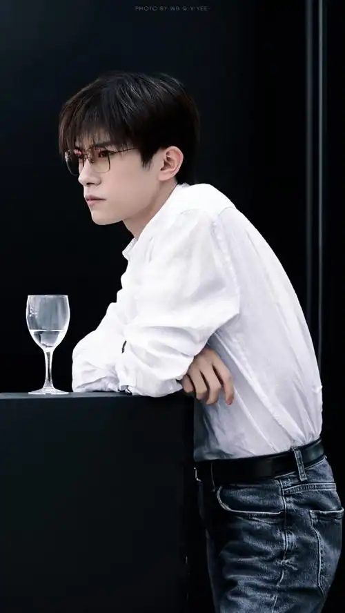 #易烊千玺电影狂野时代##易烊千玺电影小小的我#