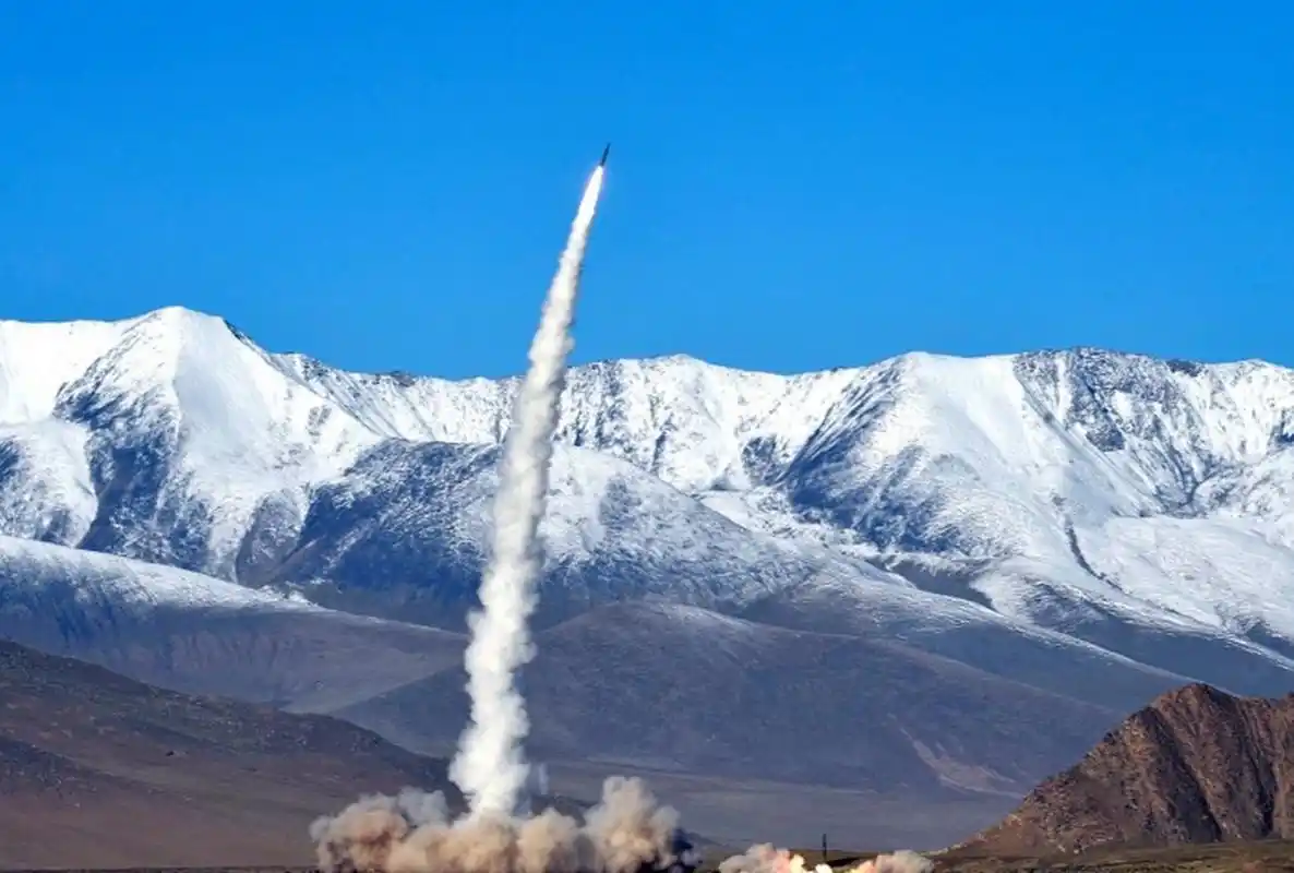 美智库:中方有4000枚东风导弹  最近,美国海军学院网站发表了题为中方