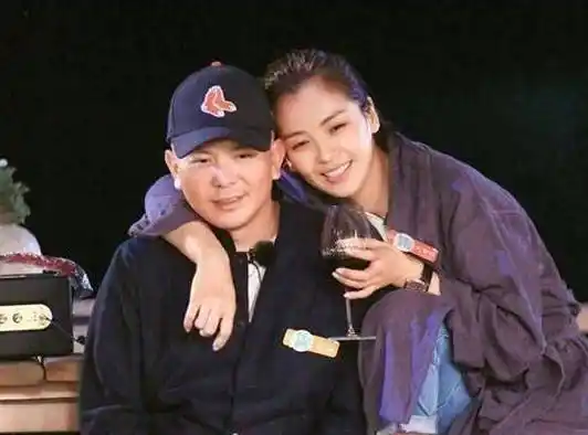 原创原创42岁刘涛与老公合照像父女健身与不健身差距一目了然