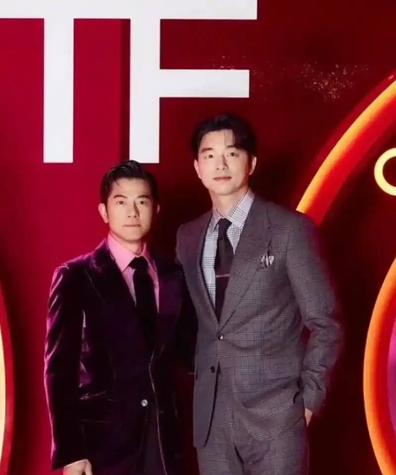 这张郭富城和孔刘同框合照,引起了热议.