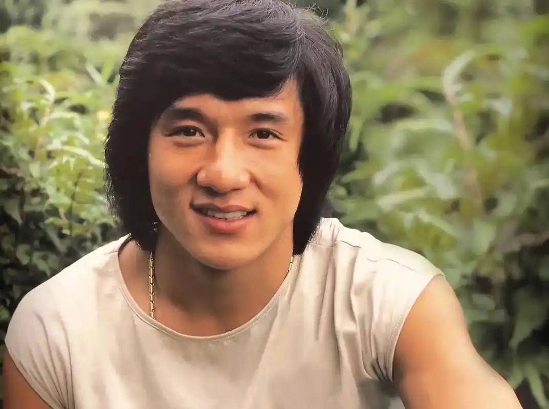 成龙大哥的青春岁月.#老照 #永远年轻永远热泪盈眶 #成龙大 - 抖音