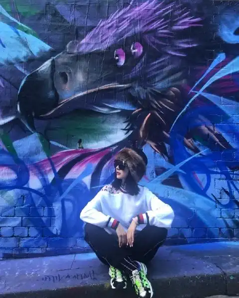 音不愿多提及的神秘妻子,堪称素颜女神,喜欢晒和女儿亲子装_翟熙飞