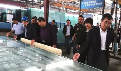 和衷共济合作共赢促进行业健康发展祝贺山东玻璃深加工