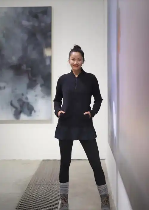 瞿颖瘦身后首亮相!175身材,依然好状态