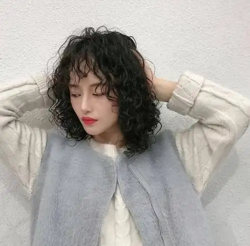 短发全头烫2021最新发型流行趋势是你的菜吗