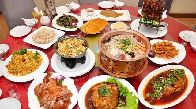 东北的菜量到底有多大看了这一桌才懂得在东北真的不能乱点菜