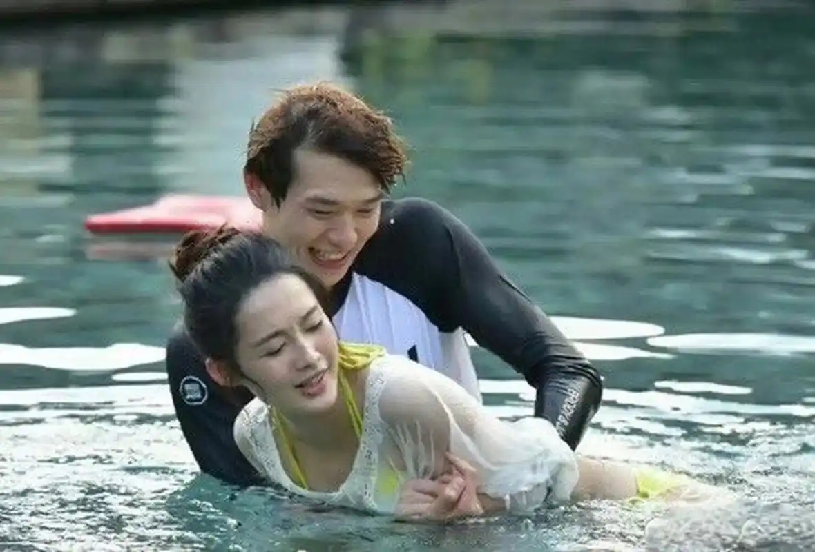 谁还记得魏大勋和李沁一起上过恋爱综艺这段?