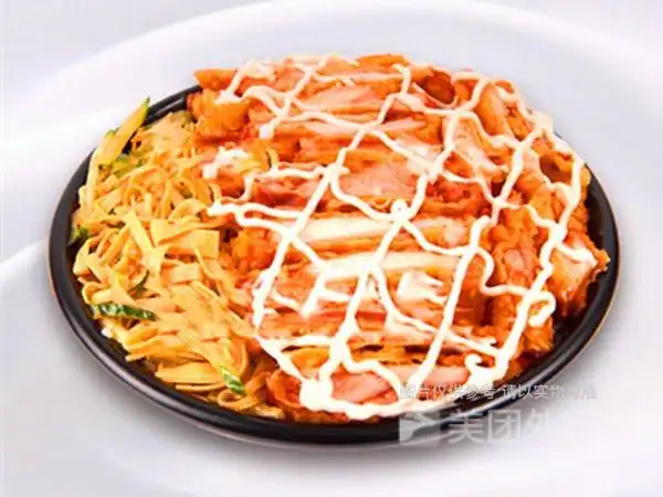 沙拉脆皮鸡米饭图片