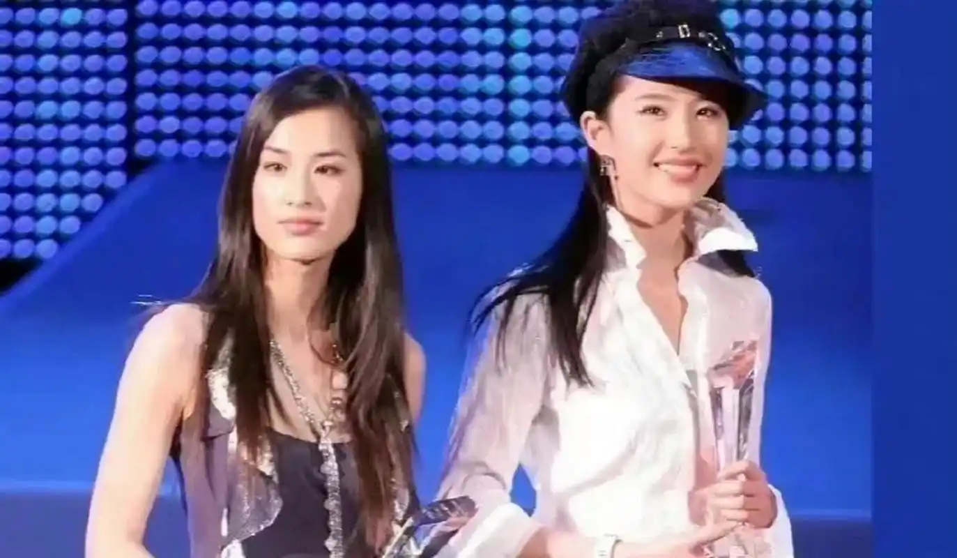 黄圣依比刘亦菲矮这么多,长了张1米7的脸 星梦奇缘的江琳达我一直以为