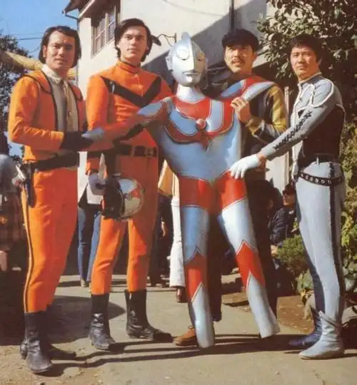 奥特曼是怎样拍摄的?(要图片)