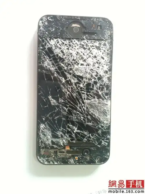 实在惨不忍睹 手机屏幕碎裂图片集锦