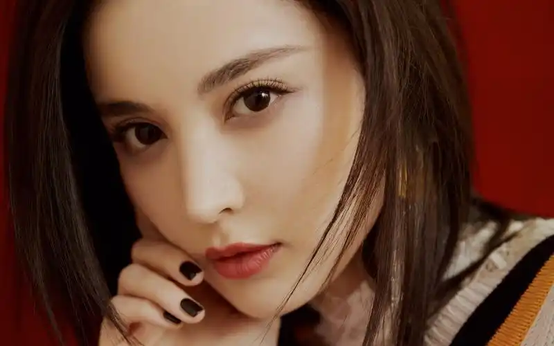 桌面壁纸 美女 女星模特 > 古力娜扎头像图片壁纸分辨率:(1920x1200))