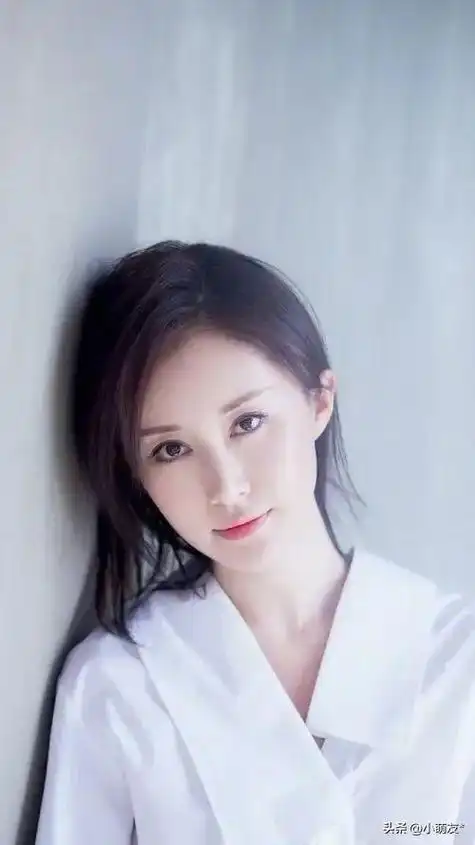 时隔3年舒畅官宣复出,瘦下来的她,仍然少女感十足