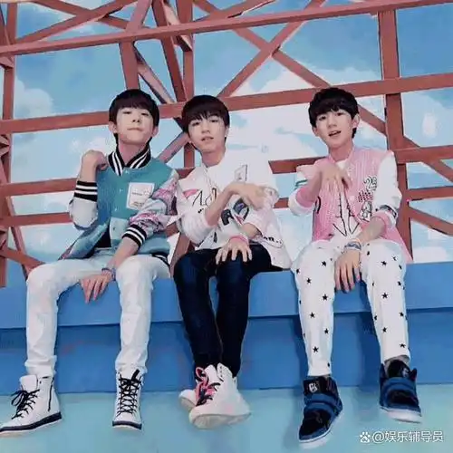 看了易烊千玺在外网爆火的视频才明白他的成功都不是偶然