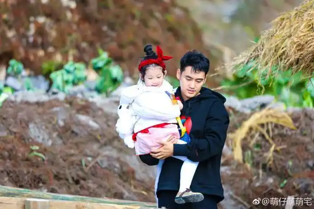 《萌仔萌萌宅》袁弘张歆艺一家8口算什么?刘涛一家14口你信吗?