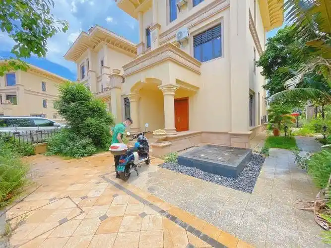 海甸岛恒大美丽沙悦澜府独栋别墅出租带电梯带花园随时看房