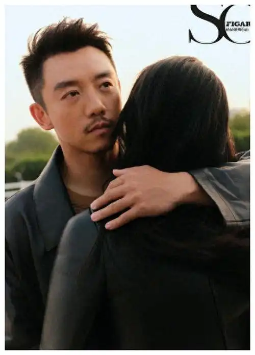 郑恺曝夫妻恩爱照苗苗明显产后不适变容如此惊人