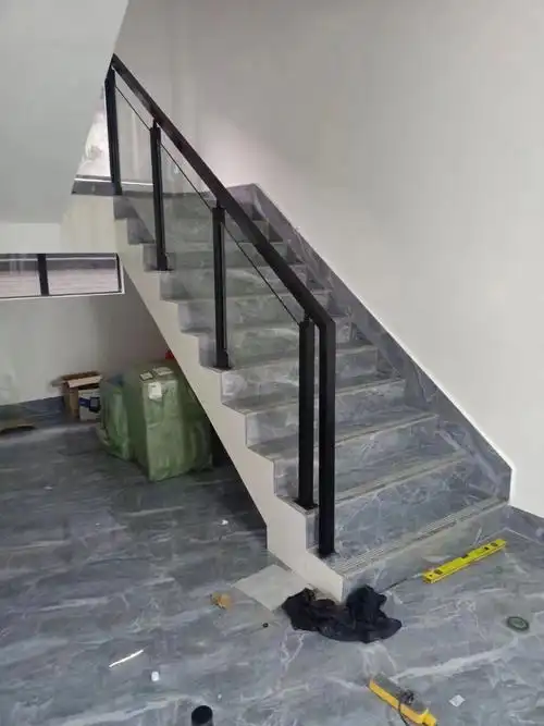 现代风玻璃楼梯扶手