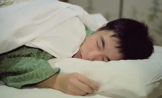 血糖高的人睡觉时可能有4个表现若一个没有值得高兴