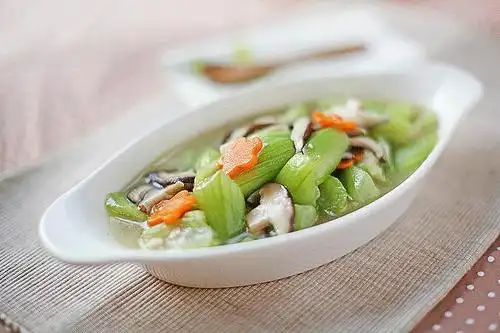 丝瓜香菇鲜虾煲:做法简单,味道不简单!