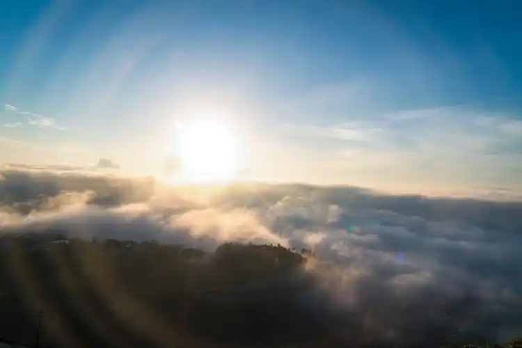 破晓(这月的追光之路)