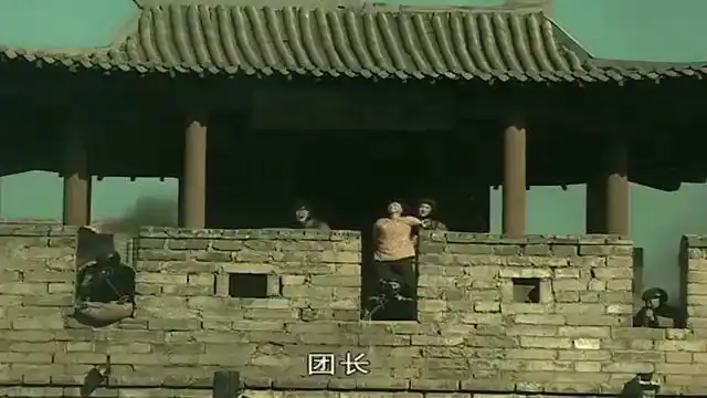 乐得合不拢嘴 01:08 李云龙紧要关头下令开炮轰击县城,牺牲秀琴换取