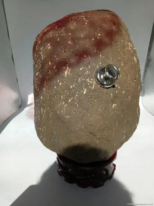 六方晶体钻石陨石(中吸磁)