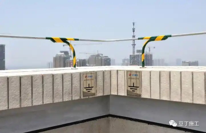 屋面能做成这样!一般施工单位做不到啊!