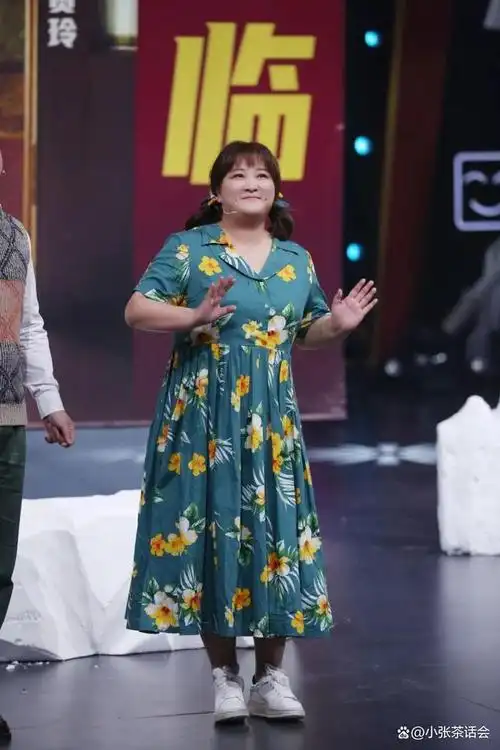 贾玲瘦100斤震惊潘斌龙如学生时般苗条