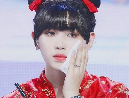 明星cos春丽虞书欣天使脸黄明昊惊艳看到宋雨琦大爱了