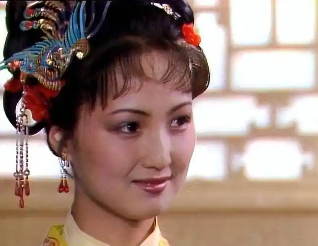 87《红楼梦》十大最美丫鬟,排在第一的,并非安雯饰演的晴雯_鸳鸯_剧中