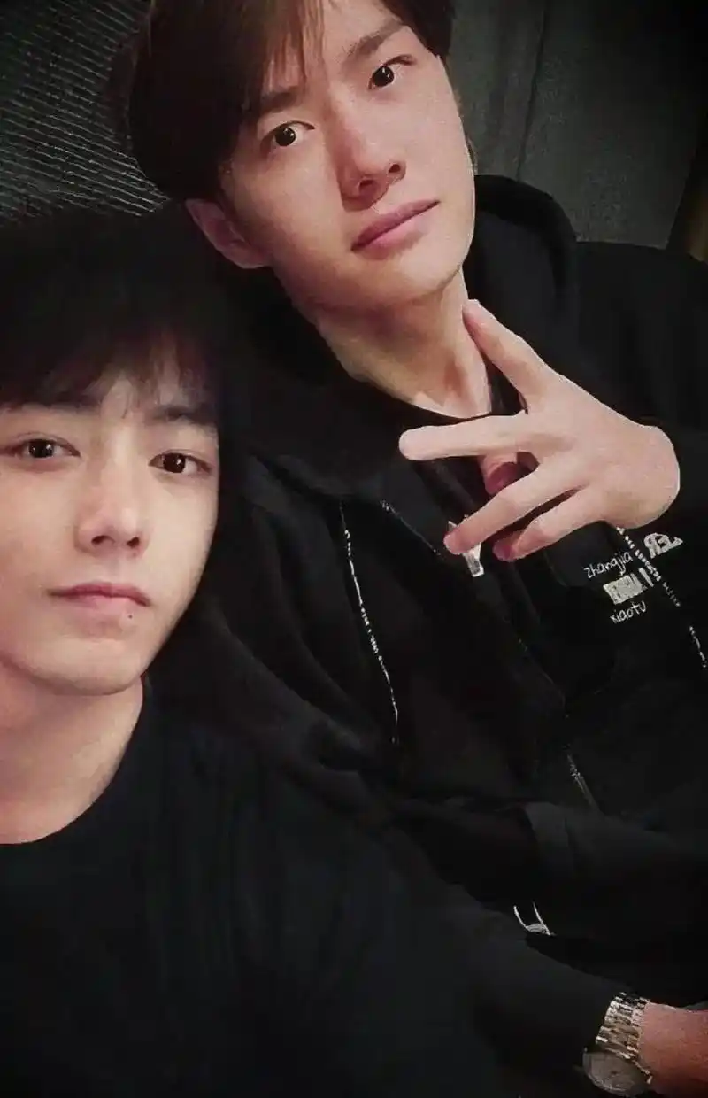 是什么样的爱情  始终让我们割舍不弃#王一博肖战 #我的cp - 抖音