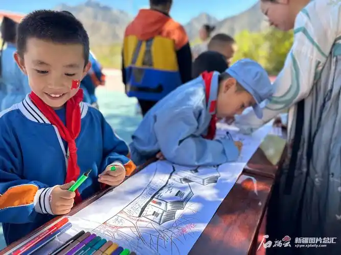 做月饼猜灯谜传承红色基因乌鲁木齐县的小学生这样过双节
