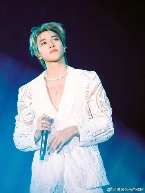 santa赞多超话林彦俊超话张极超话苏新皓超话蔡徐坤超话朱正廷超话