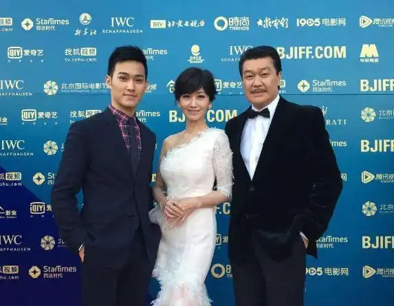 "同一妈不同爸",赵雅芝的三个儿子,颜值差别一看就知道!_腾讯新闻