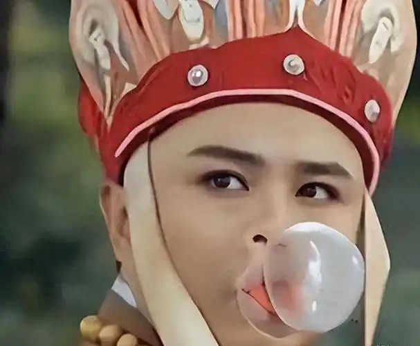 演员休息时都在忙啥?第一张我忍住了,杨紫这张是真忍不了